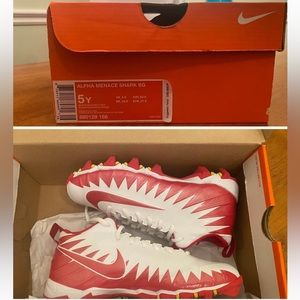Nike boys cleats size 5 Youth new in box.